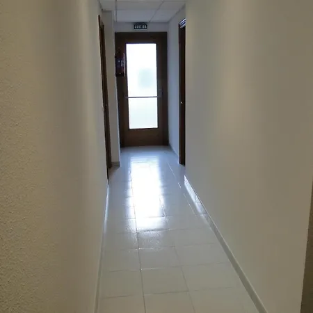 Pensión La Vinya 2*